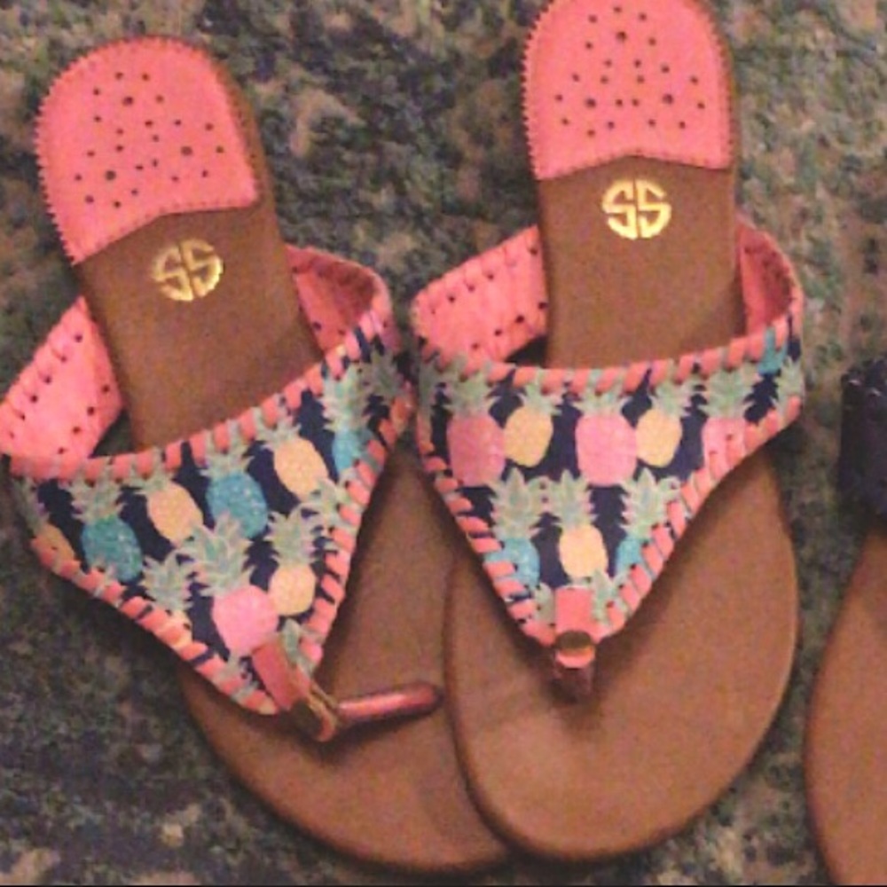 Simply southern flip flops size 9. Like new